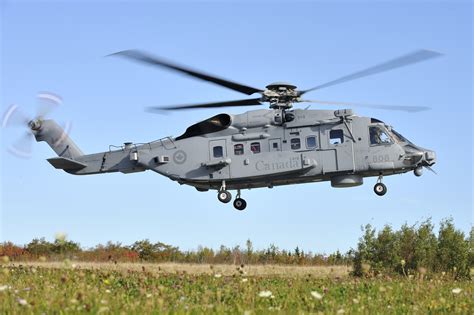 Helikopter Canadese luchtmacht neergestort in Middellandse zee - Up in ...