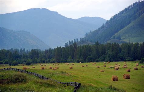 Backpacking in Mongolia: Top 5 Must Do's in the Altai Mountains ...