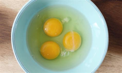 What’s That Stringy White Thing in Raw Eggs? | EatingWell