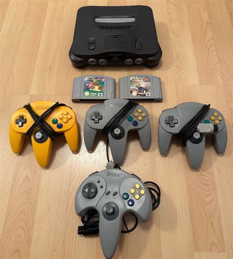 Nintendo 64 + Mario Kart & Super Mario + 4x Controller | Kaufen auf Ricardo