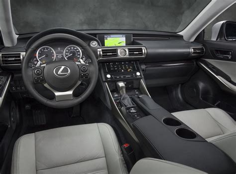 The 2015 Lexus IS250 Is a Budget Luxury Car That Lacks Power