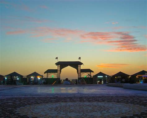 Experience the Dubai Desert Sunset on an Desert Safari Overnight | Stay ...