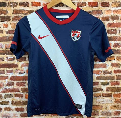 Us Women's Soccer Team New Jerseys - U.S. Soccer unveils new uniforms ...