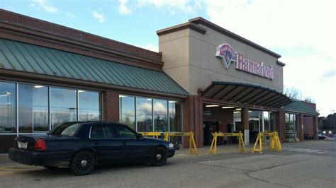 Two stabbed at Hannaford in Gardiner