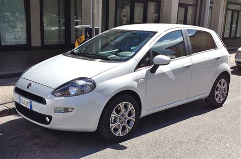 File:Fiat Punto 2012 5door front.JPG