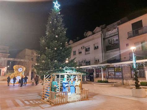 U subotu ukrašavanje božićne jelke u Metkoviću | Metkovic.hr