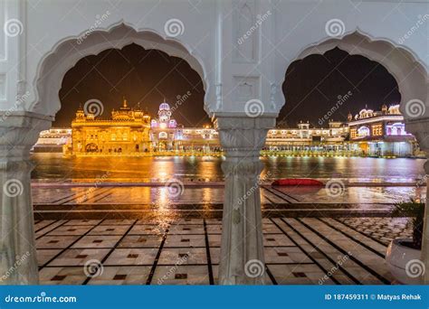 Night View of the Golden Temple (Harmandir Sahib) in Amritsar, Punjab ...