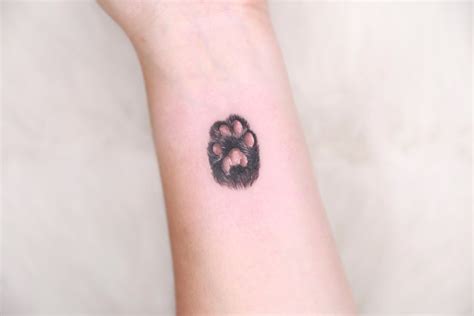 26 Adorable Paw Print Tattoo Ideas for Men & Women in 2023