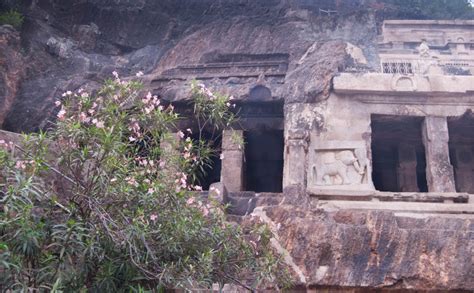 UNDAVALLI CAVES - Eswarnadipalli