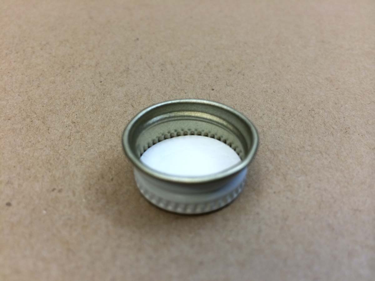  20 400   20 400 White  Round  Metal   Cap