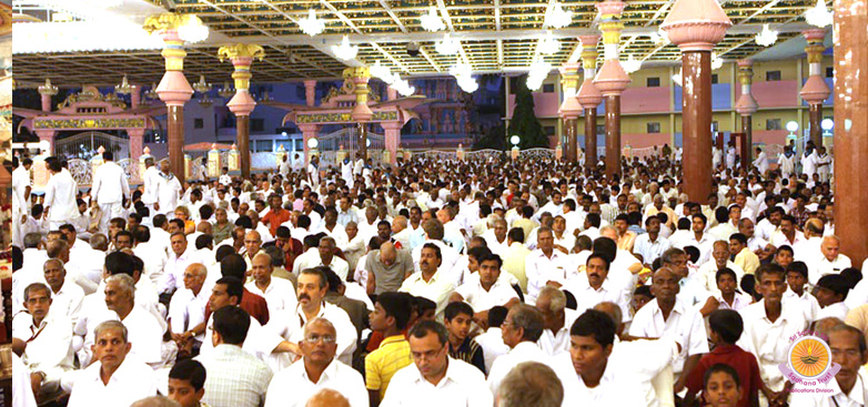 Akhanda Bhajan 2011 culminates with devotional fervour…