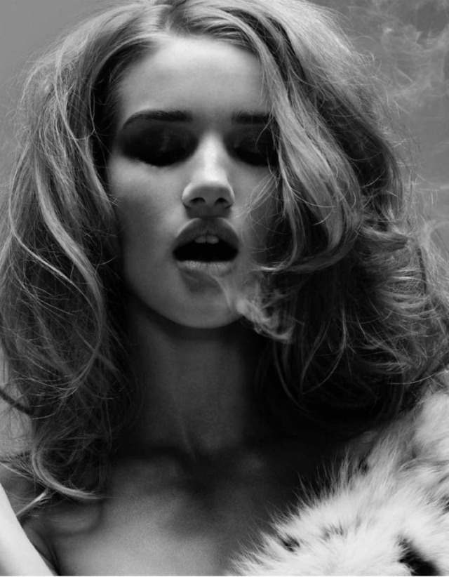 Image posted by jinxproof. Rosie Huntington-Whiteley