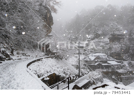 雪の山寺 （立石寺） 79453441