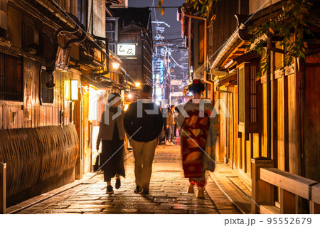 《京都府》祇園白川・風情ある街並み 95552679