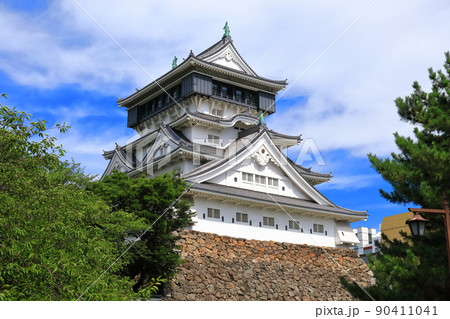 【福岡県】晴天下の小倉城天守閣 90411041