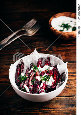 Oven baked beet fries with sour cream and dill 104002062