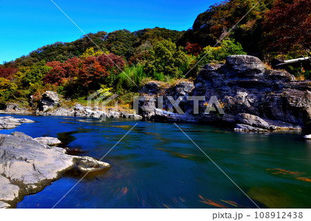 埼玉県　秋の長瀞渓谷の風景 長秒撮影 108912438