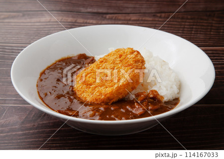 コロッケをトッピングしたカレー 114167033