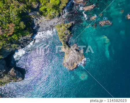 「岩手県」ドローンで穴通磯付近を空撮 114382023