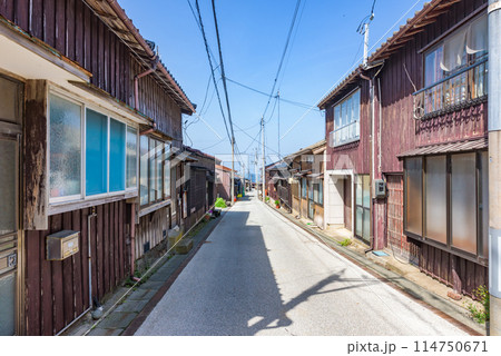 世界遺産「佐渡島（さど）の金山」　重文景「佐渡相川の鉱山及び鉱山町の文化的景観」　京町通り 114750671