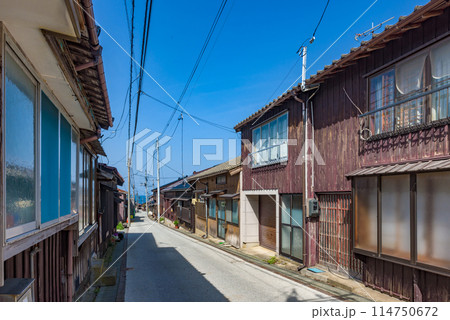 世界遺産「佐渡島（さど）の金山」　重文景「佐渡相川の鉱山及び鉱山町の文化的景観」　京町通り 114750672