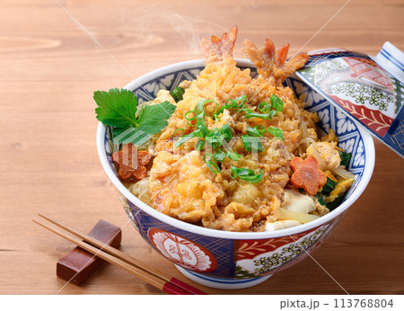 エビとじ丼　（ えび天丼の卵とじ ） 113768804