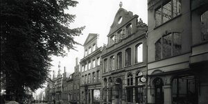 Die Fassade des Buddenbrook-Hauses in Lübeck kurz nach dem 2. Weltkrieg