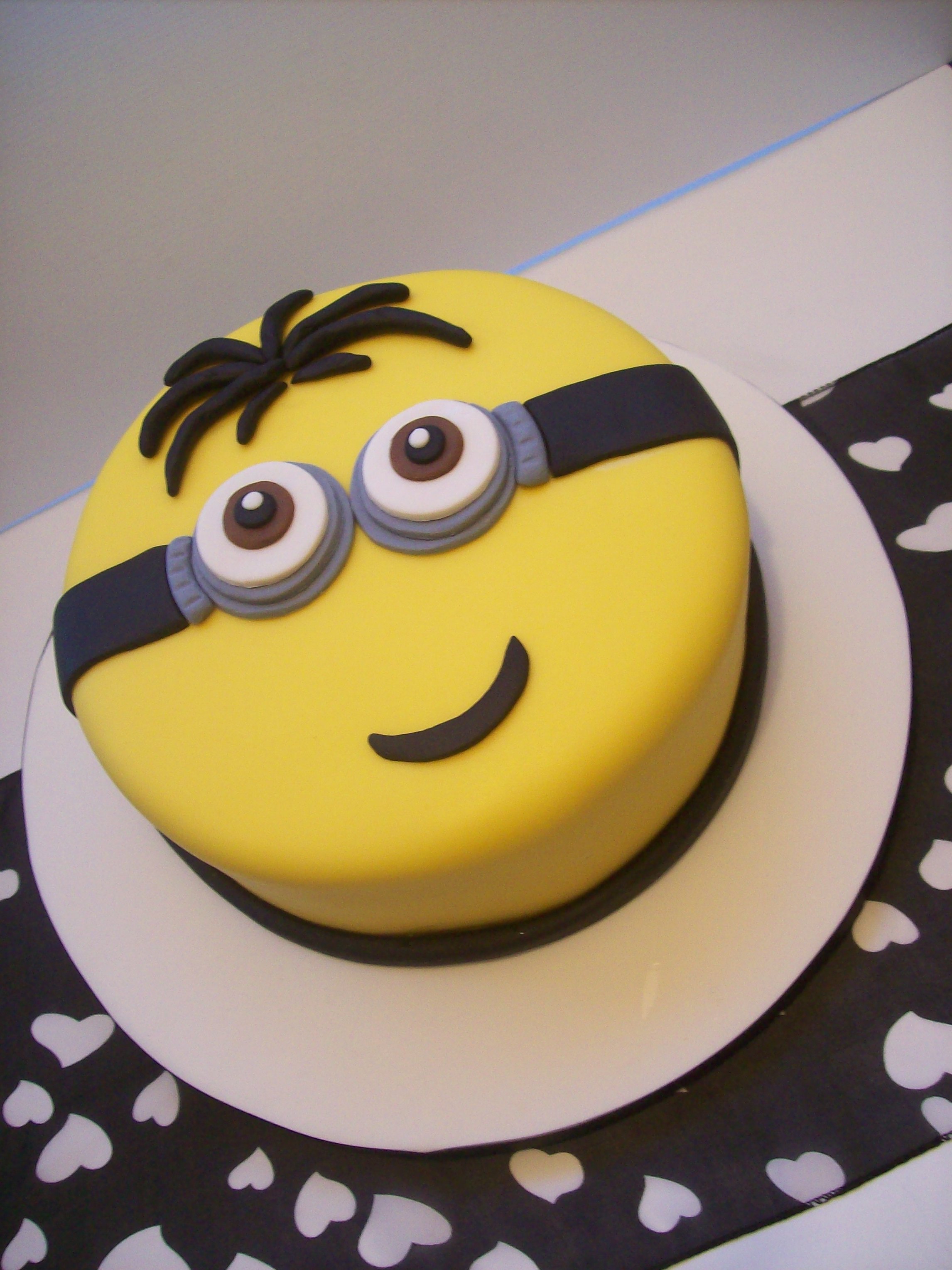 Round Minion Cake