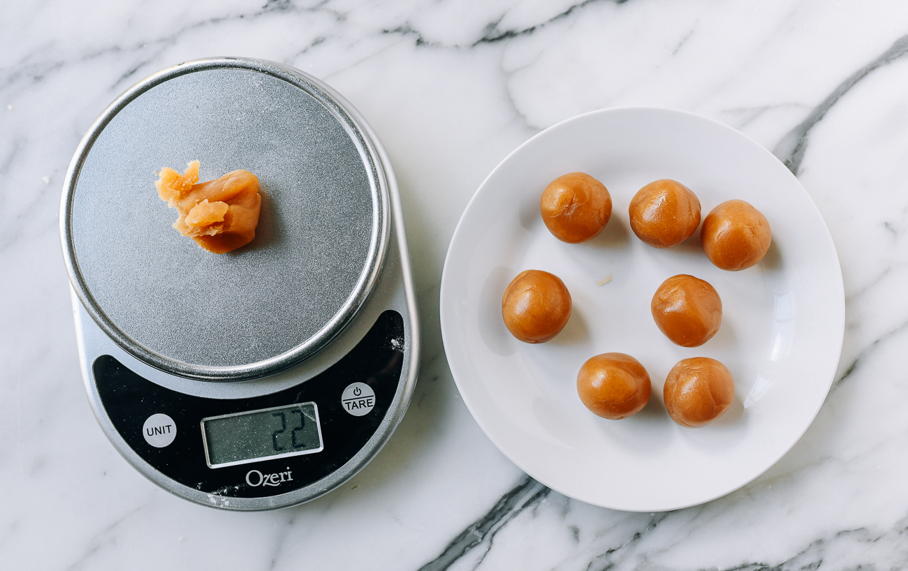 Balls of lotus seed paste