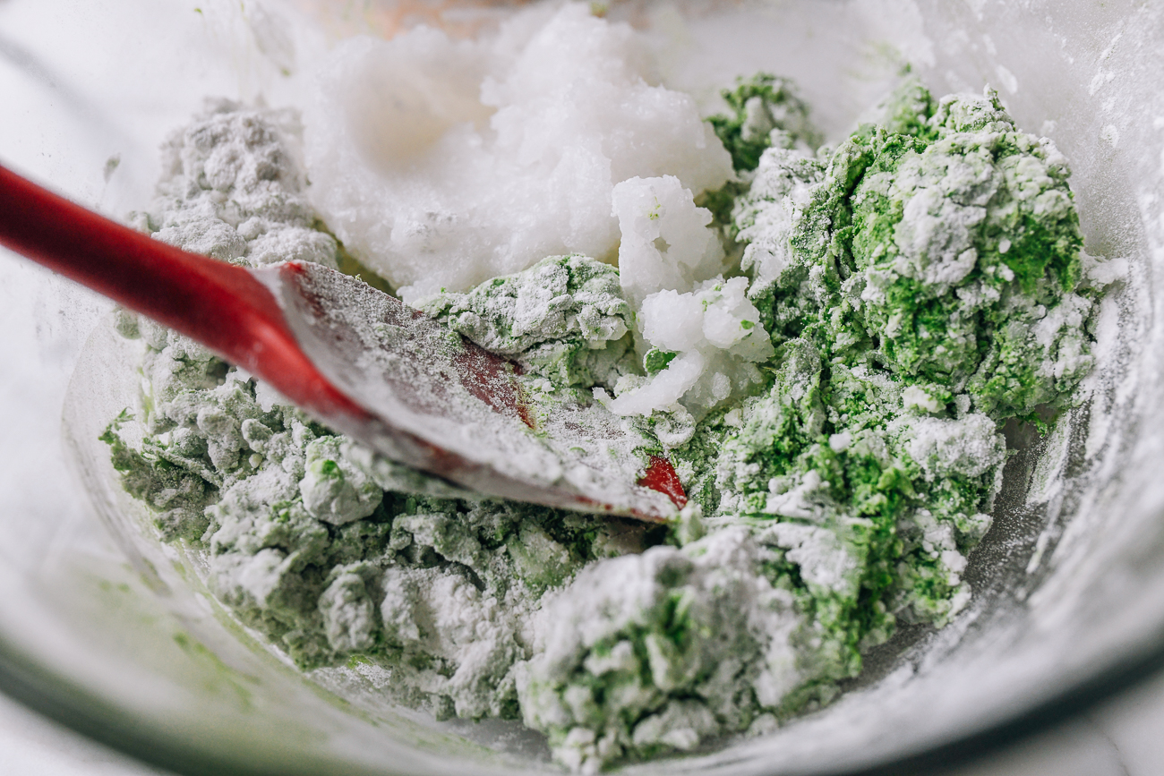 Mixing wheat starch mixture in with mugwort mixture