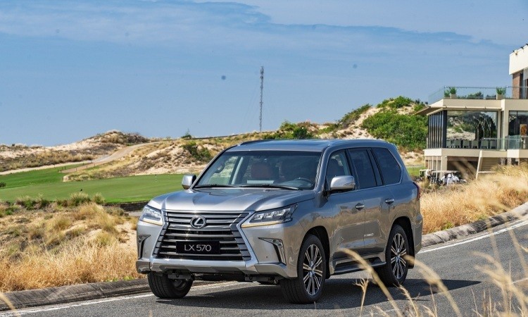 Lexus LX570 - Chuyên cơ mặt đất