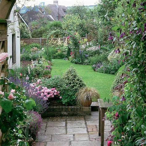 Lovely 20 Cottage Style Landscaping Ideas To Enhance Your Front Yard