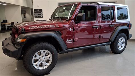 The 2021 Jeep® Wrangler Islander Surfs Into Dealer Showrooms