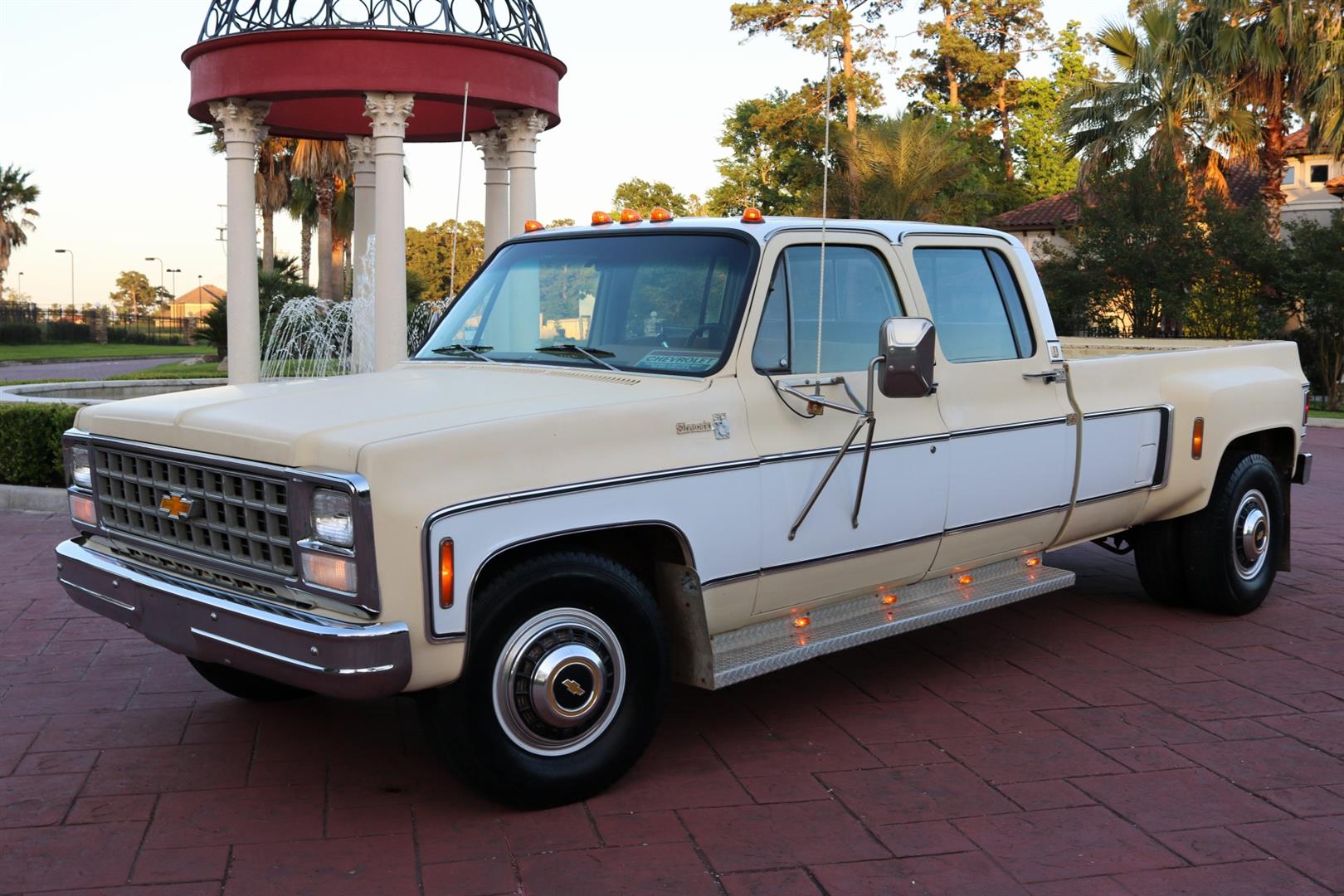 Chevrolet Trucks 1980s