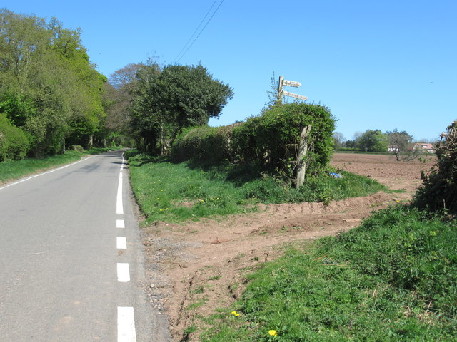 File:Brown's Way footpath sign off Beacon Lane Lickey - geograph.org.uk - 6449003.jpg