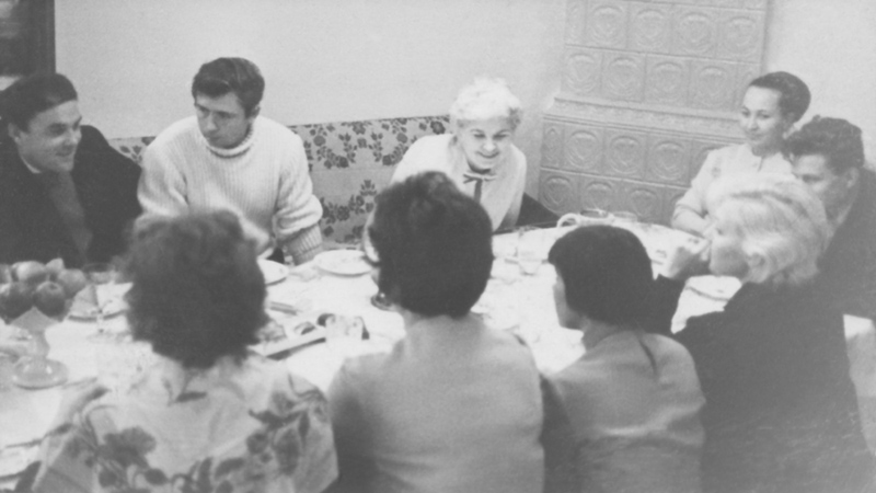 File:On a visit at mother Misa Isipciuc (1967). (10737687484).jpg