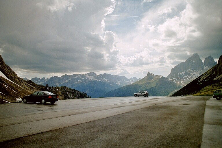 File:Passo Pordoi in 2001 June.jpg