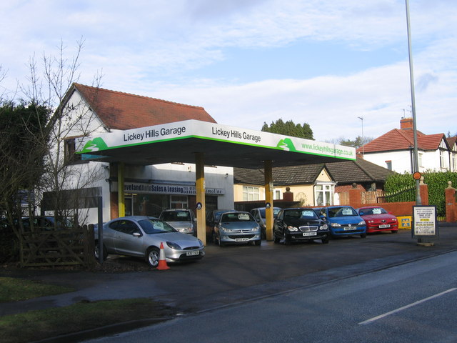 File:Lickey Hills Garage (ex Graceland Garage) - geograph.org.uk - 1121730.jpg