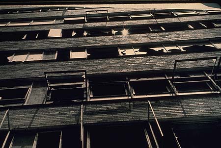 File:Pruitt-Igoe-vandalized-windows.jpg