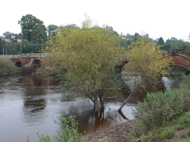 File:River Dee at Holt - geograph.org.uk - 981053.jpg