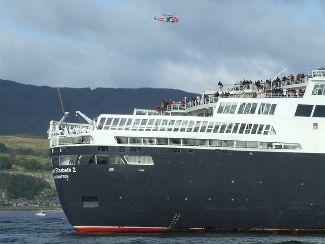 File:Queen Elizabeth 2 off Dunoon - geograph.org.uk - 998888.jpg