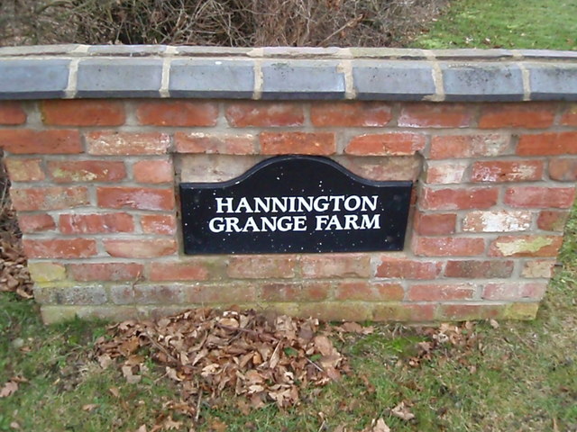 File:Hannington Grange Farm entrance - geograph.org.uk - 1100408.jpg