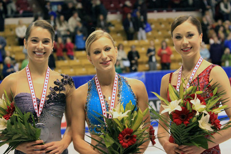 File:2009 Skate Canada Ladies - Podium - 7865a.jpg