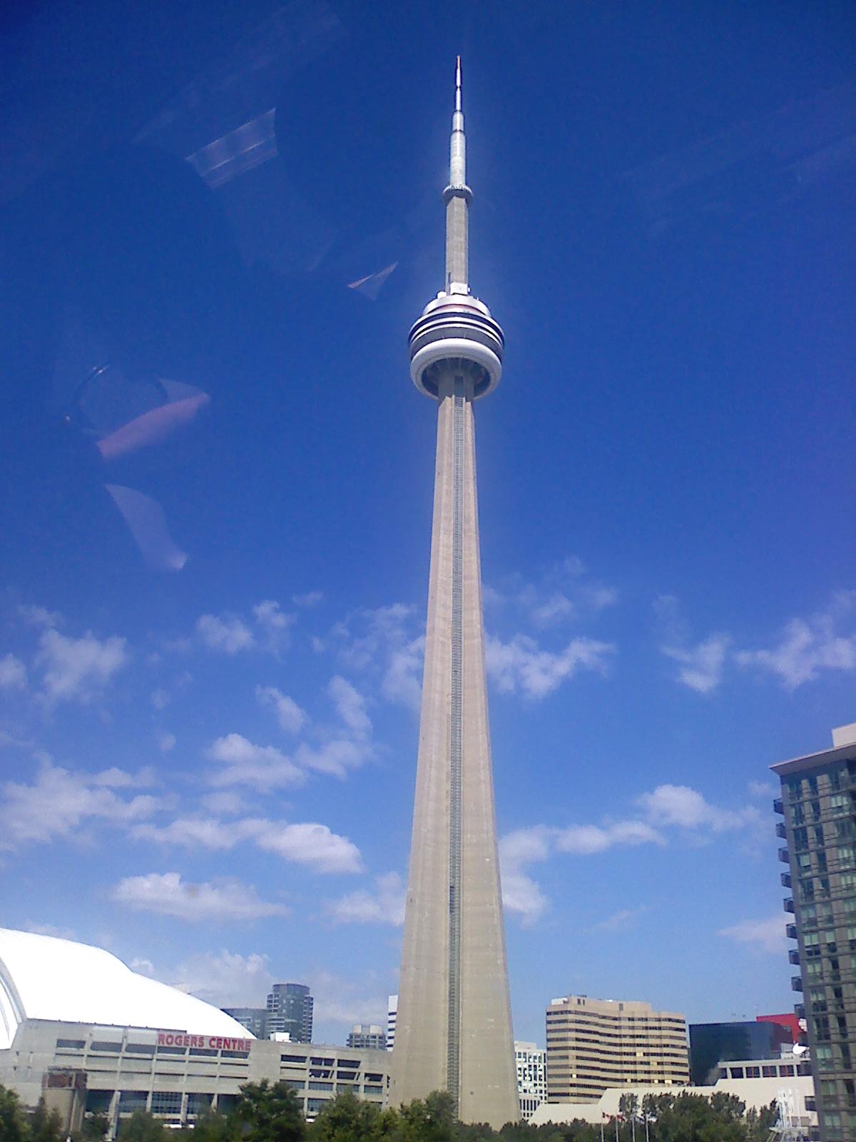 File:CN Tower.jpg - Wikimedia Commons