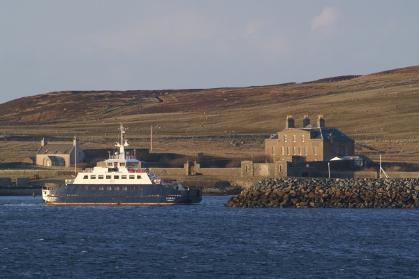 File:Bressay Ferry Gardie House.jpg