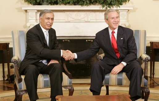 File:ShaukatAziz with Bush.jpeg