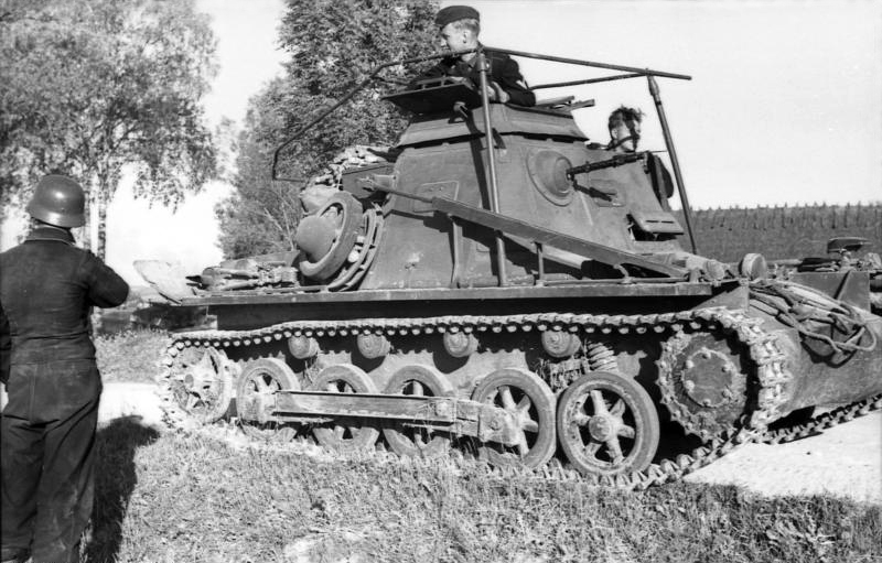 File:Bundesarchiv Bild 101I-265-0006-31, Russland, Befehlspanzer 1.jpg