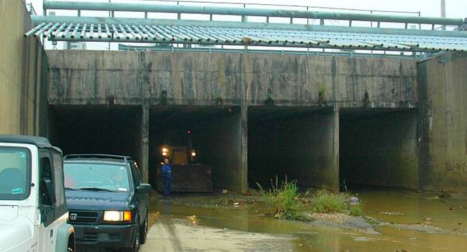 File:Hurricane Creek Tunnel beneath Memphis International Airport.jpg