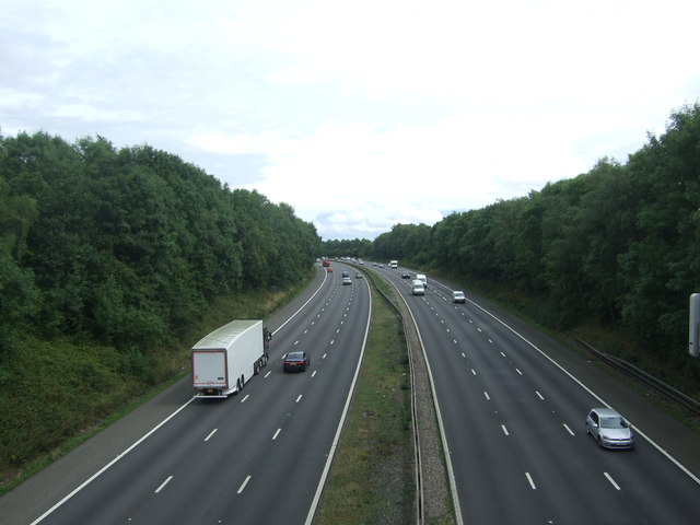 File:M42 eastbound - geograph.org.uk - 5473786.jpg