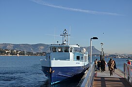 Bateau-bus sur la ligne 18M, à Sablettes.